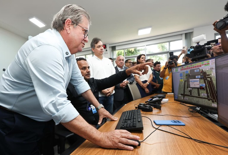 joao-azevedo-entrega-sistema-da-cagepa-que-moderniza-abastecimento-na-grande-jp