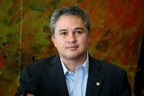 efraim-confirma-presenca-de-flavio-bolsonaro-em-evento-na-pb