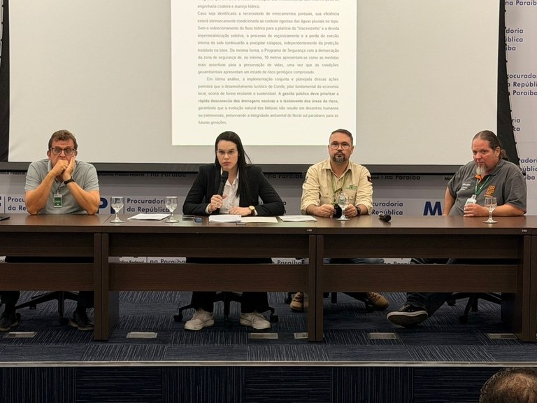 governo-da-paraiba-discute-diagnostico-de-erosao-das-falesias-de-carapibus