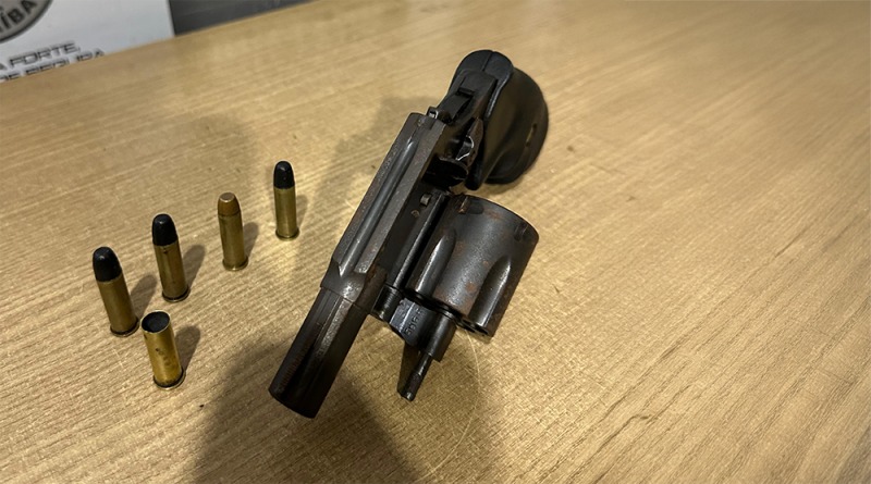 homem-e-preso-por-porte-ilegal-de-arma-na-zona-sul-de-jp