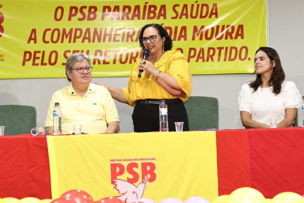 secretaria-lidia-moura-se-filia-ao-psb-e-reforca-chapa-a-camara-federal