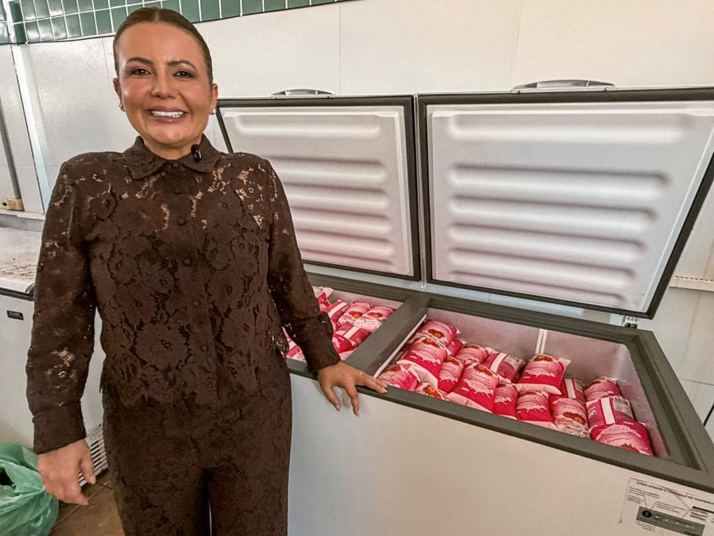 casa-da-merenda-de-bayeux-recebe-toneladas-de-alimentos-e-prefeita-atesta-qualidade-dos-produtos