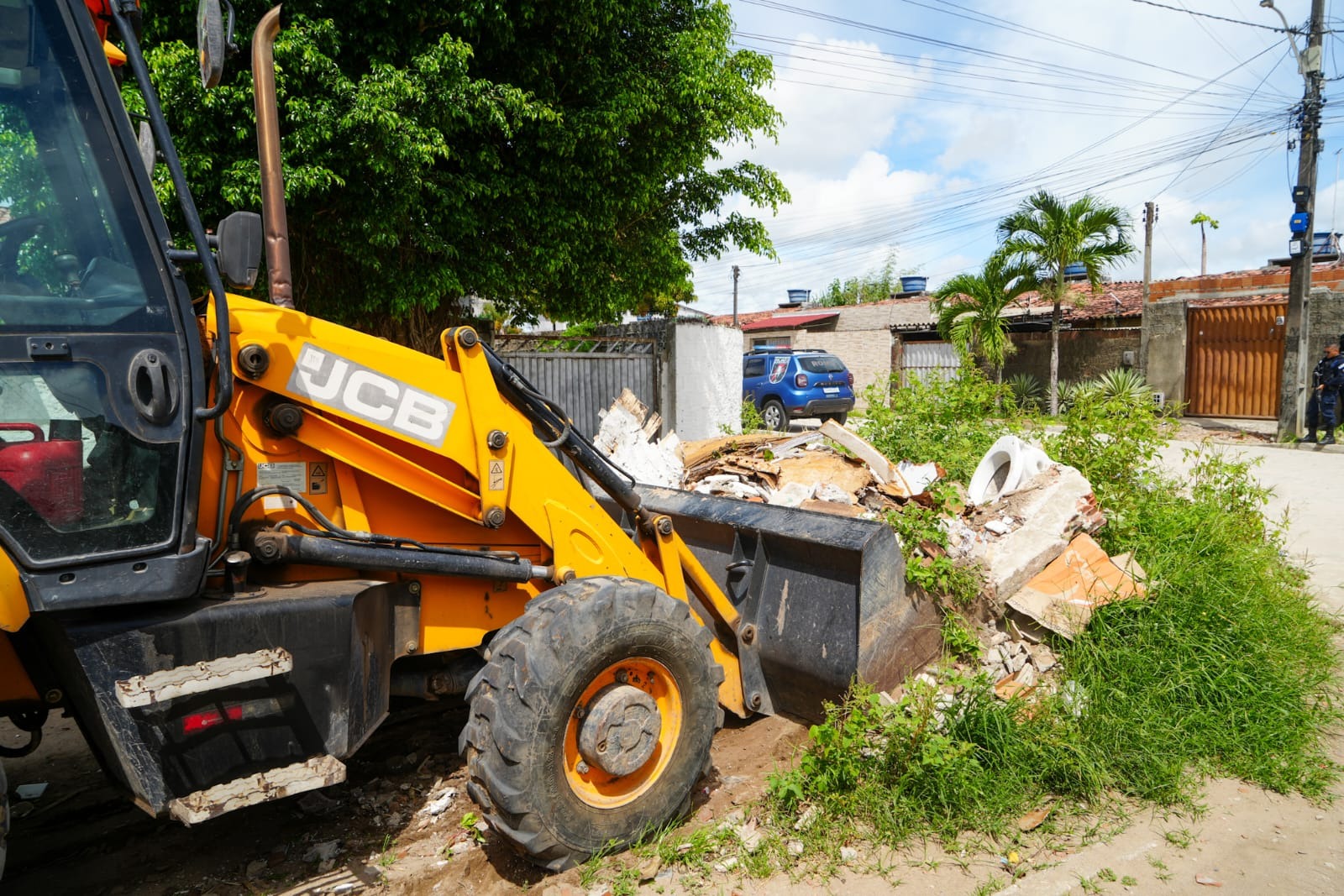 operacao-retira-barricadas-colocadas-por-faccoes-em-comunidades-de-jp