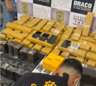 policia-apreende-100-kg-de-drogas-e-produtos-contrabandeados-em-caminhao,-em-cg