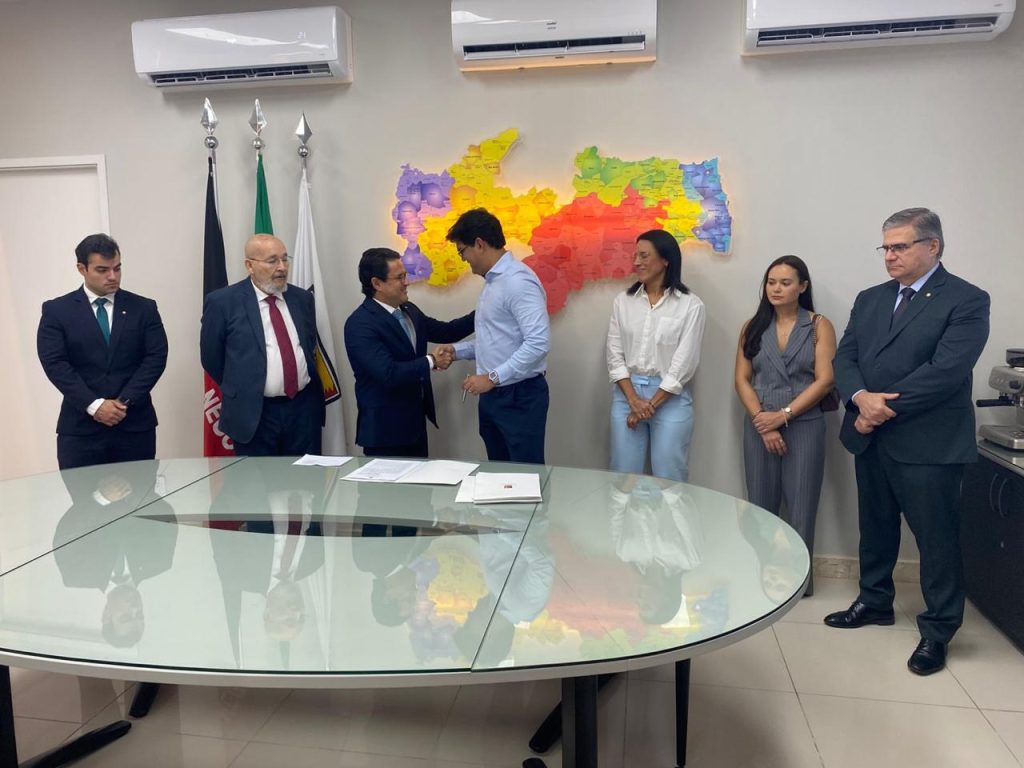 mp-e-ilha-tech-assinam-convenio-para-capacitar-mulheres-empreendedoras-do-centro-historico-da-capital