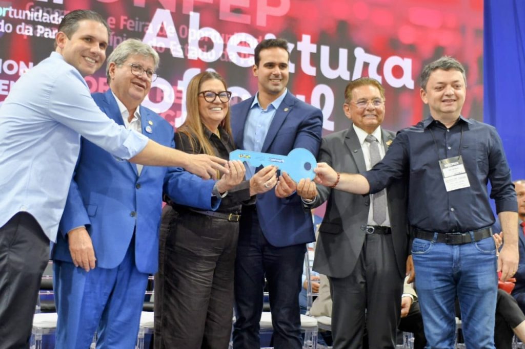 joao-azevedo-participa-de-abertura-do-3°-confep-em-cg-e-destaca-gestao-municipalista