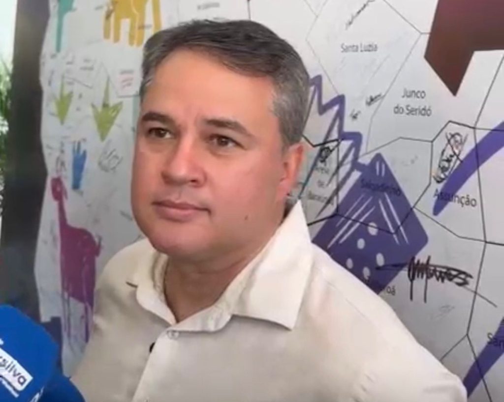 efraim-filho-reafirma-interesse-em-juliana-cunha-lima-como-vice:-“ja-pedi-a-mao-a-bruno”