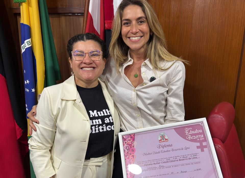 giovanna-maia-tem-trajetoria-reconhecida-na-entrega-da-comenda-mulher-cidada-ednalva-bezerra