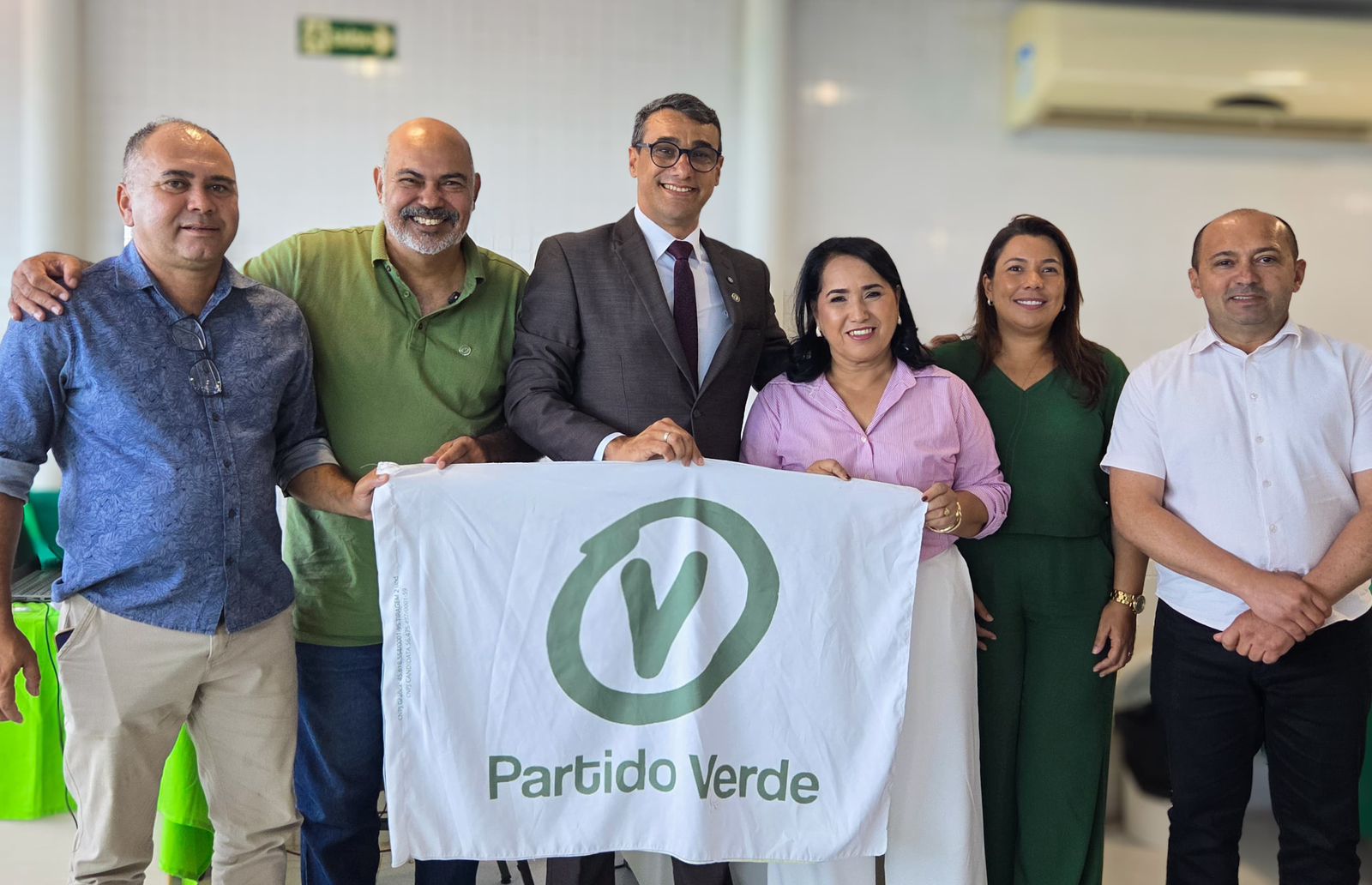 deputado-chio-oficializa-filiacao-ao-pv-para-disputa-das-eleicoes-2026