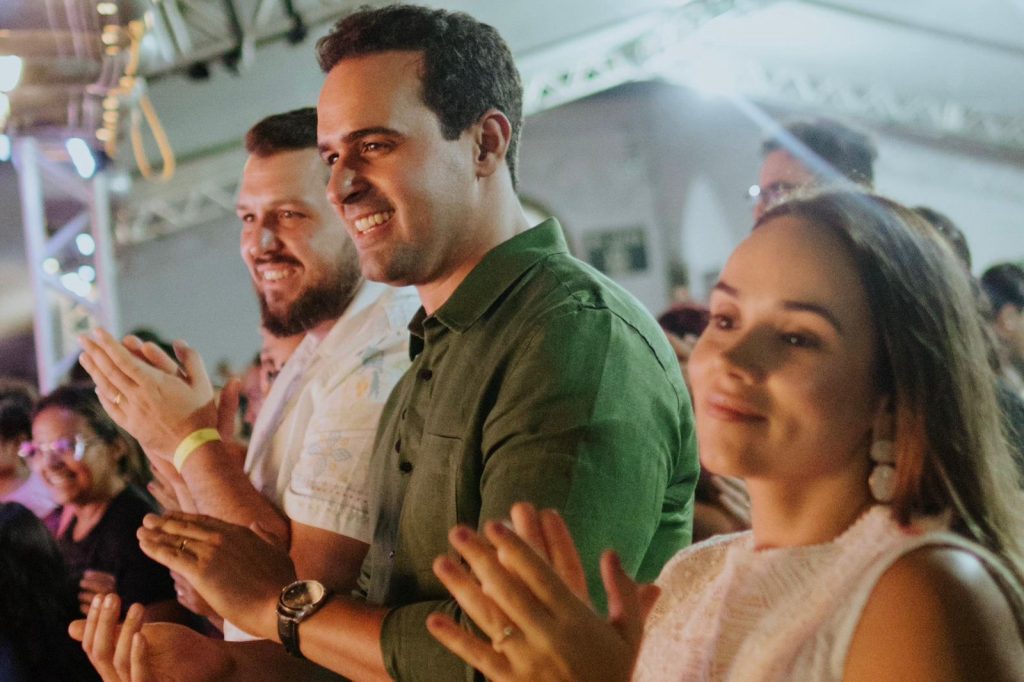 lucas-ribeiro-prestigia-paixao-de-cristo-de-cabedelo-e-destaca-forca-do-espetaculo