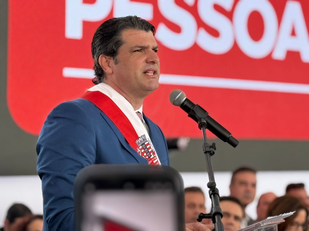 leo-agradece-familia-de-cicero-e-frisa:-“to-pronto-e-preparado-para-o-melhor-mandato-das-nossas-vidas”