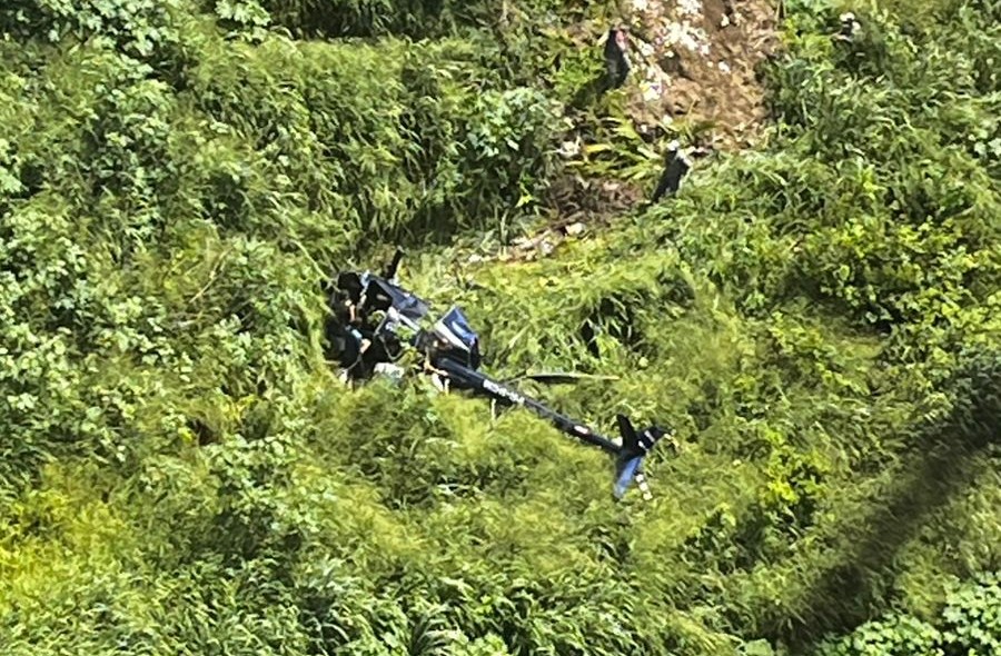 helicoptero-com-quatro-pessoas-cai-em-campina-grande-apos-falha-no-motor