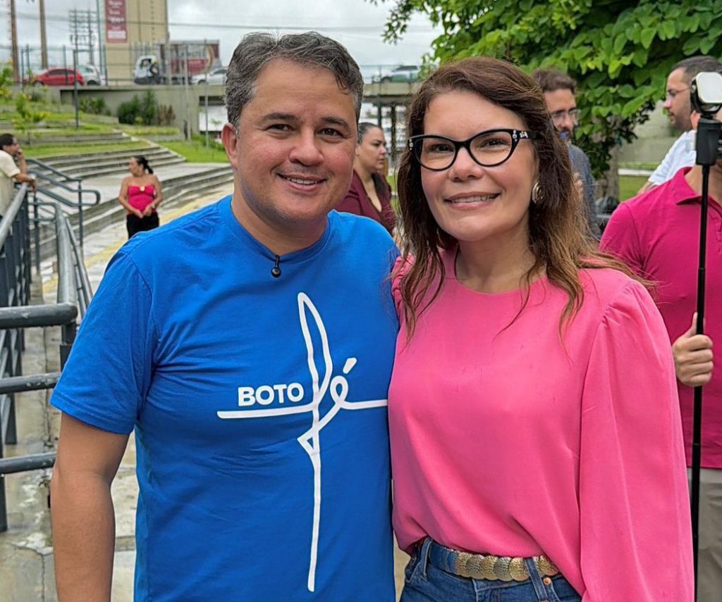 vereadora-filiada-ao-podemos-de-romero-anuncia-apoio-a-efraim-para-governador-da-pb