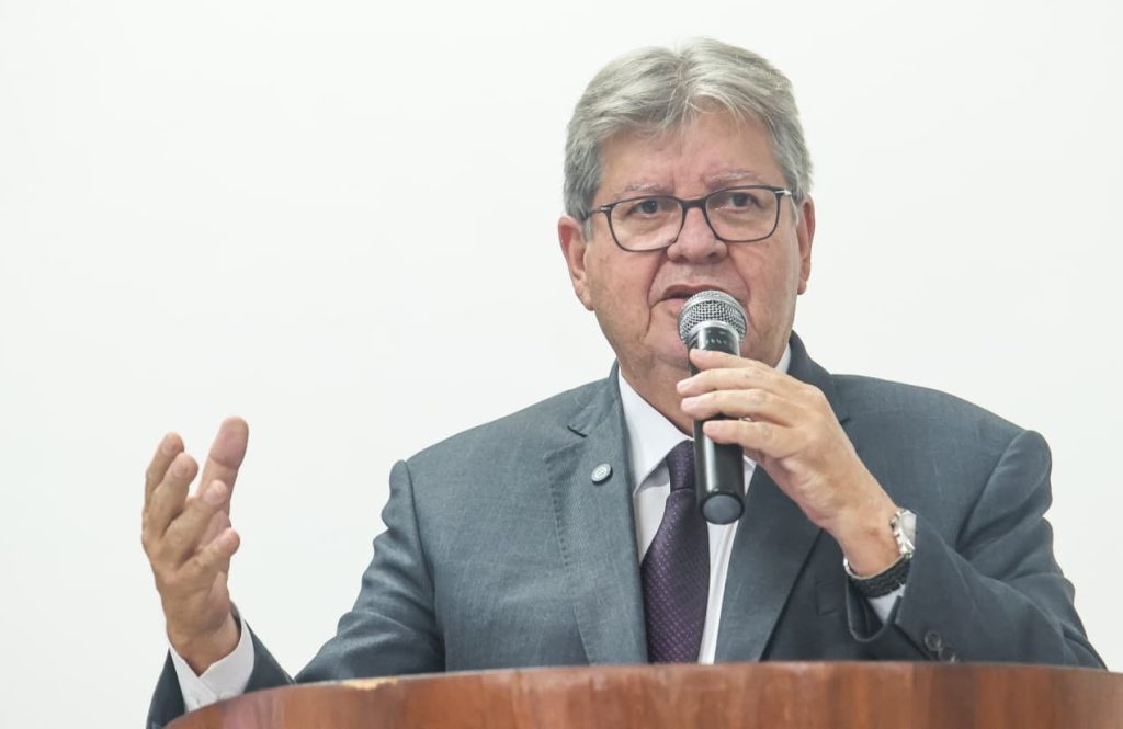 joao-azevedo-se-solidariza-com-familias-afetadas-pelas-chuvas-e-reforca-apoio-as-acoes-emergenciais-na-paraiba