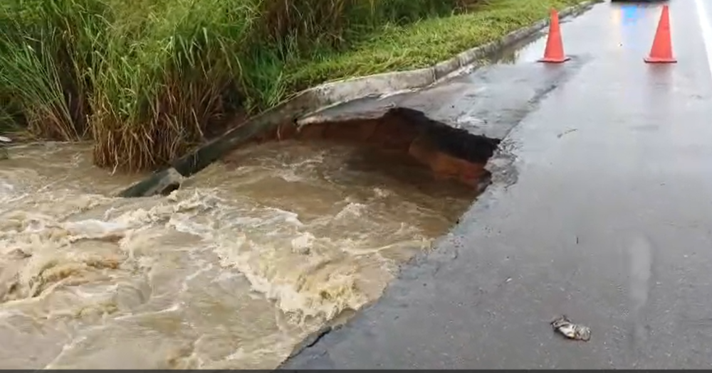 chuvas-causam-erosao-na-br-101-e-prf-interdita-faixa-proximo-a-ponte-do-rio-paraiba