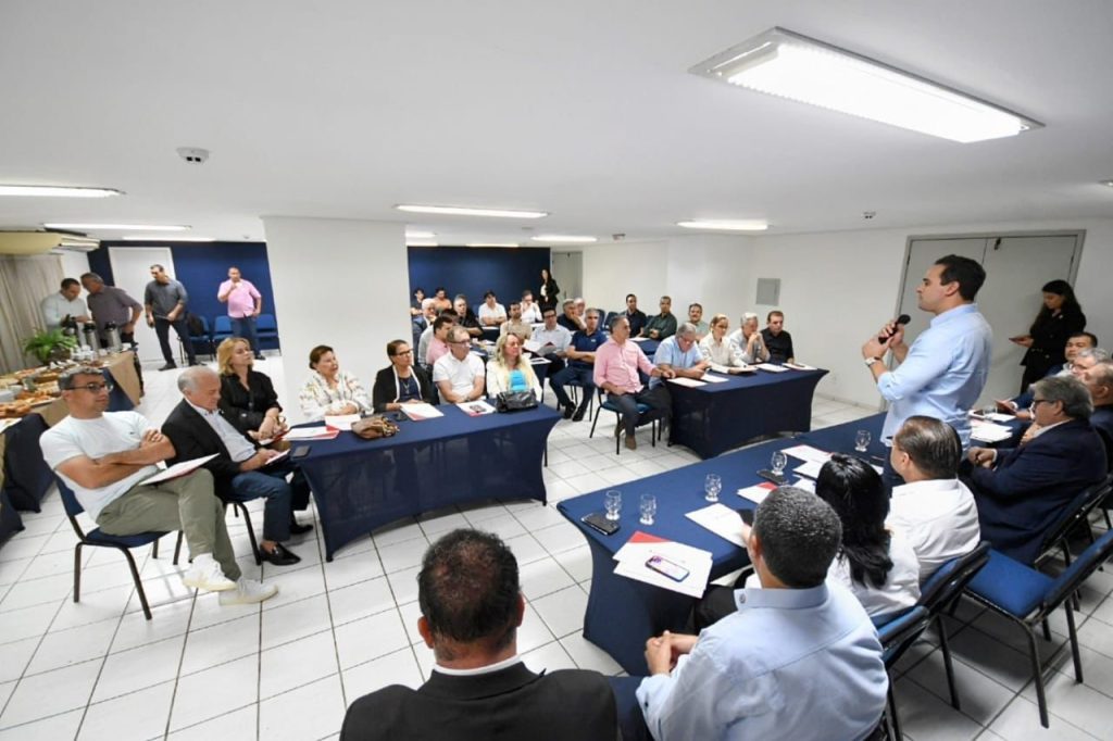 lucas-reune-liderancas-para-definir-acoes-contra-impactos-das-chuvas-na-pb