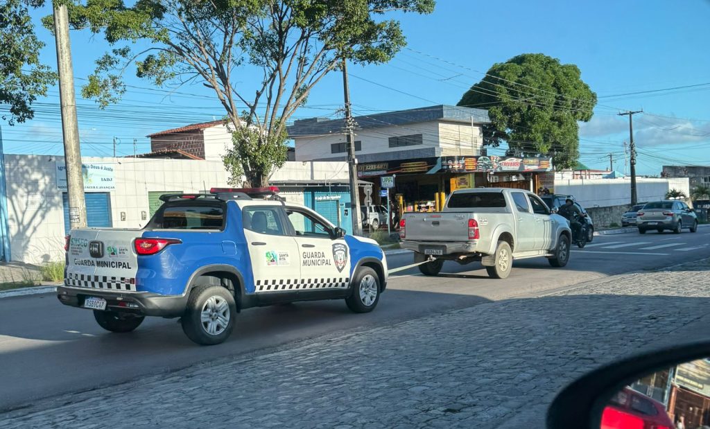 viatura-da-guarda-municipal-de-santa-rita-e-rebocado-por-veiculo,-em-jp