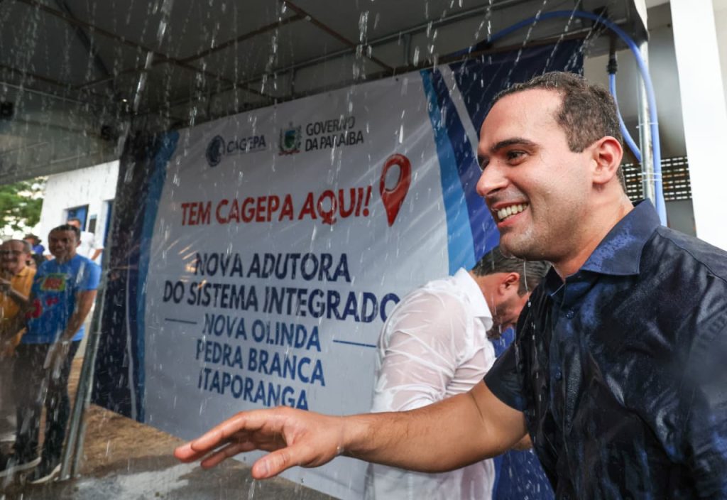 lucas-ribeiro-entrega-nova-adutora-de-itaporanga-e-visita-construcao-de-100-unidades-habitacionais