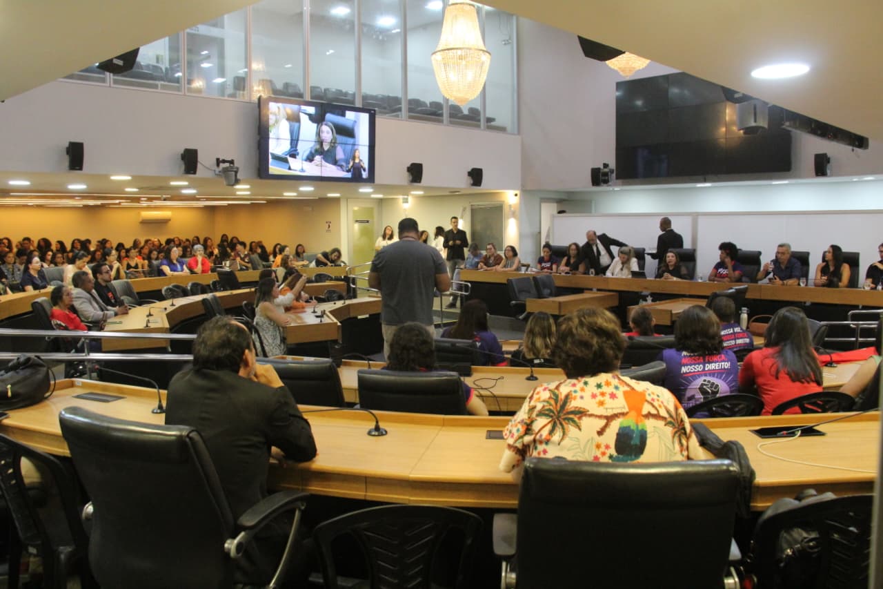 alpb-debate-piso-salarial-de-assistentes-sociais-durante-audiencia-publica