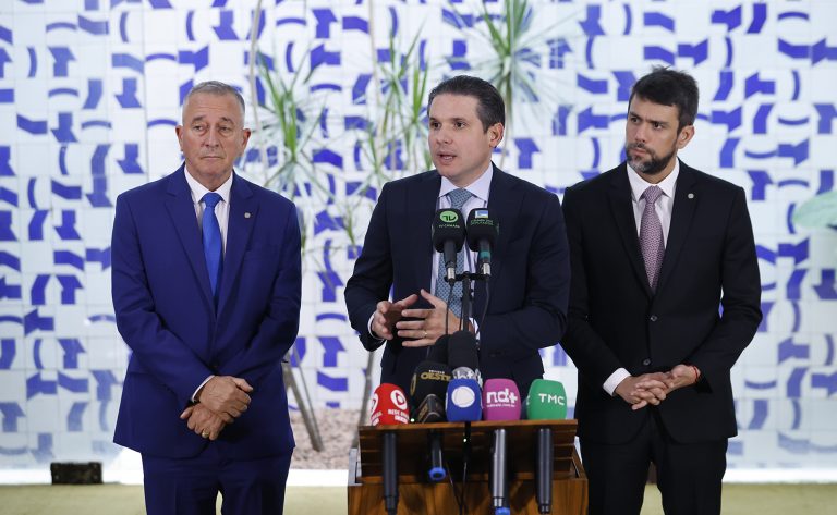 hugo-motta-quer-votar-o-fim-da-escala-6×1-no-plenario-na-proxima-semana