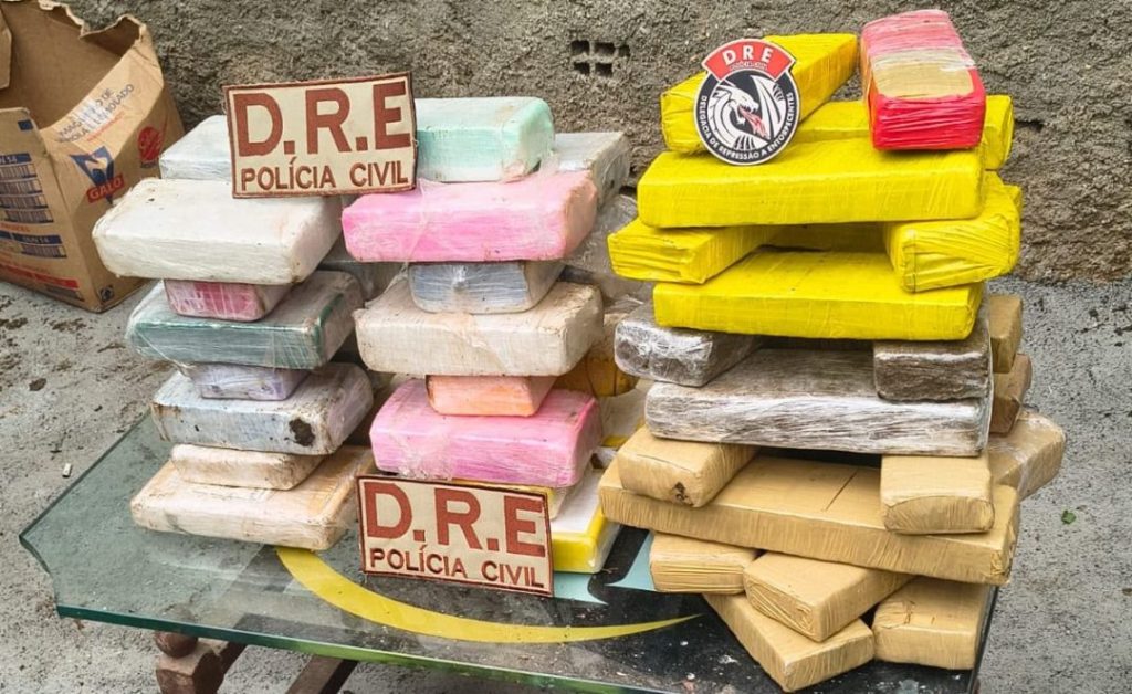 operacao-apreende-drogas,-dinheiro-e-veiculo-de-luxo-em-campina-grande