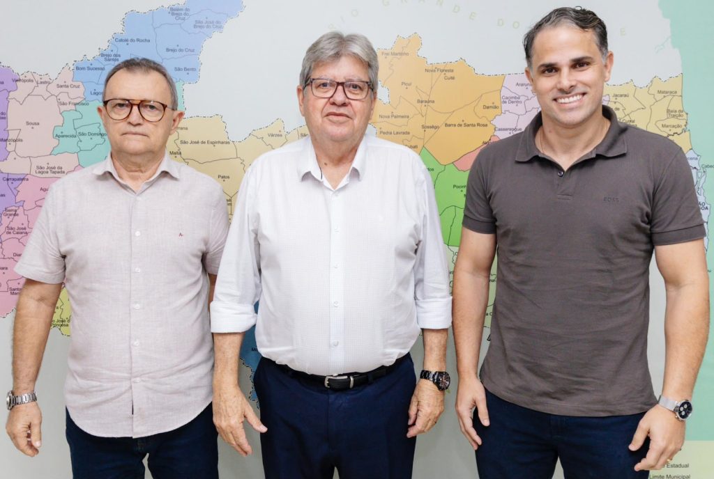 prefeito-agradece-a-joao-azevedo-por-investimentos-em-sao-jose-dos-cordeiros-e-reforca-apoio-ao-senado