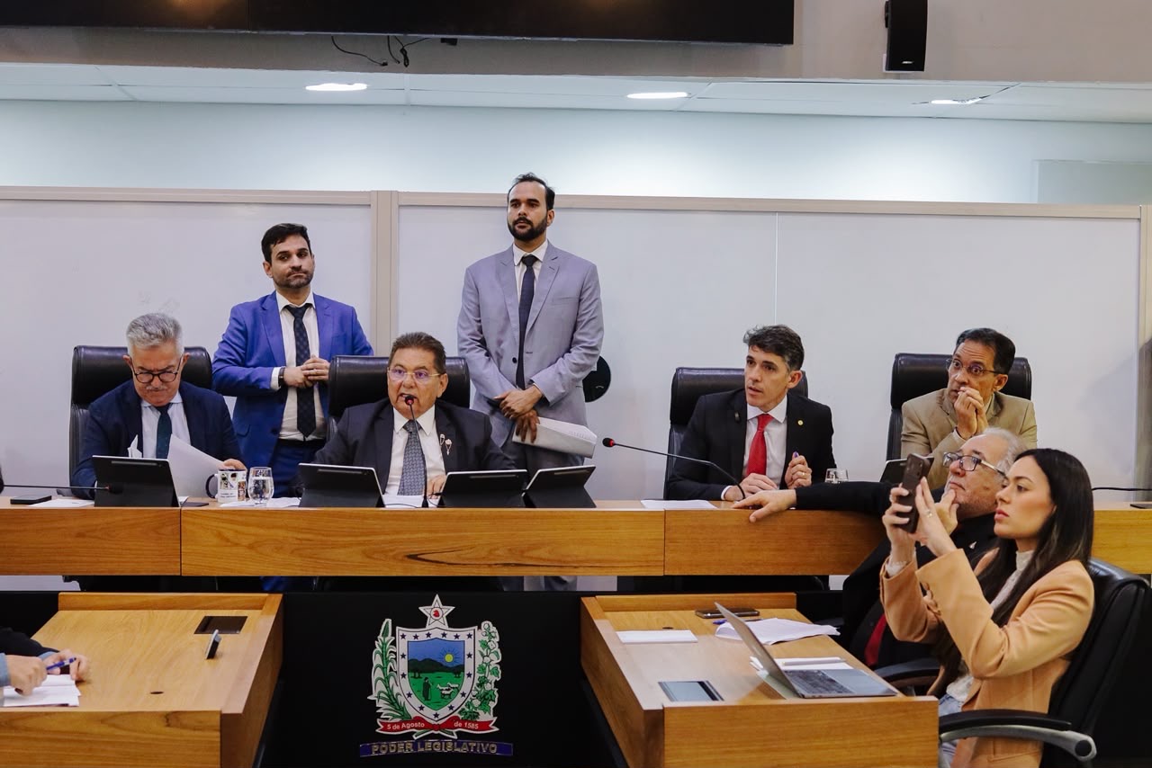 alpb-aprova-projeto-que-proibe-venda-de-material-escolar-com-conteudo-violento