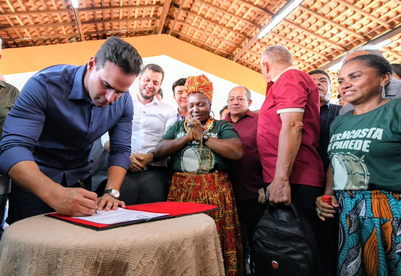 lucas-ribeiro-entrega-complexo-educacional-de-r$-18-milhoes-e-autoriza-licitacao-de-estrada-em-alagoa-grande