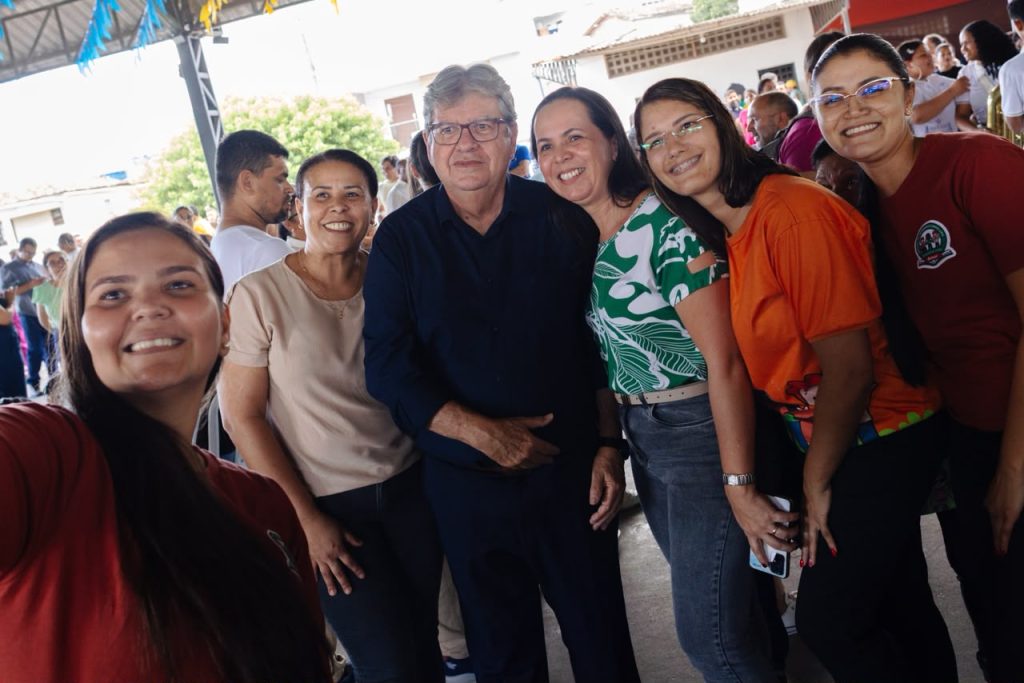 “quero-ser-o-representante-dos-grandes-projetos-da-paraiba-e-do-nordeste”,-diz-joao-azevedo
