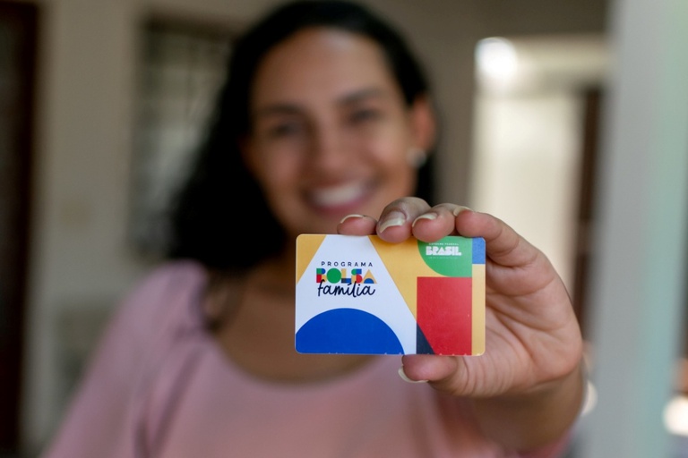 caixa-inicia-pagamento-do-bolsa-familia-nesta-quarta;-veja-calendario