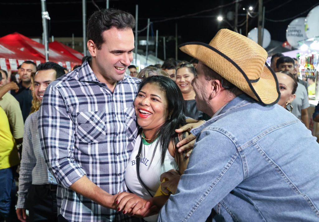 lucas-ribeiro-participa-da-abertura-do-sao-joao-de-patos-e-acompanha-estrutura-da-saude-e-seguranca-da-festa