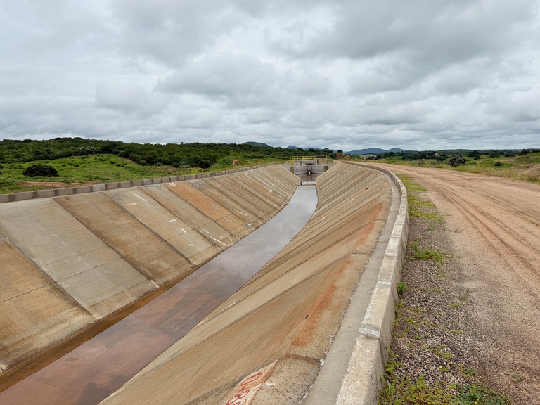 detonacao-em-obra-da-transposicao-lanca-rochas-sobre-casas-no-sertao-da-pb