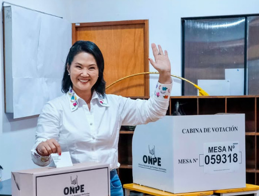 filha-de-ex-ditador-e-eleita-presidente-do-peru-apos-17-dias-de-contagem-de-votos