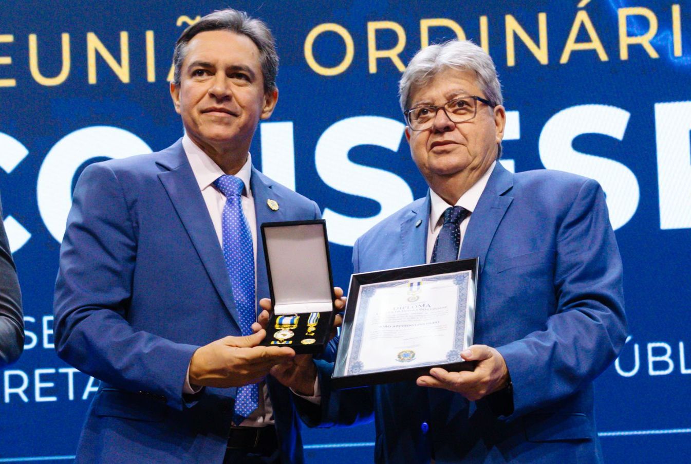 joao-azevedo-recebe-homenagem-por-investimentos-na-seguranca-publica-da-pb