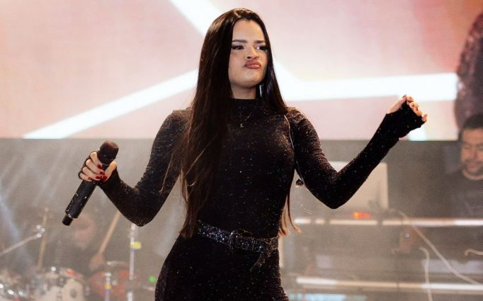 danieze-santiago-denuncia-ex-marido-por-violencia-domestica-e-cancela-shows-do-final-de-semana