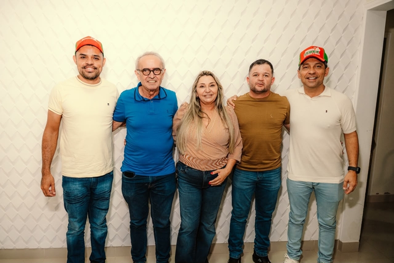 cicero-recebe-adesao-de-grupos-do-vice-prefeito-de-queimadas-e-de-oposicao-de-barauna