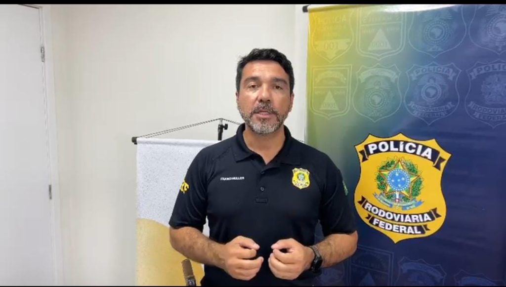video:-jovem-e-preso-apos-tentar-furtar-chave-de-moto-da-prf-para-“farmar-aura”