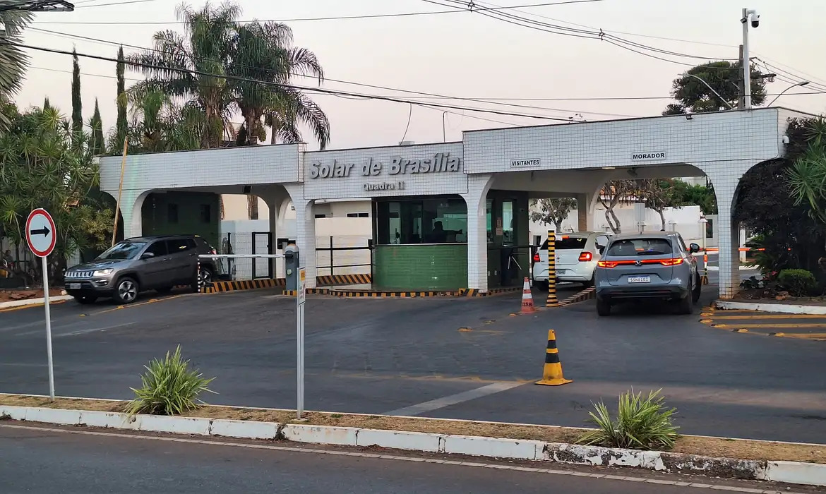 moraes-suspende-visitas-a-bolsonaro-na-prisao-domiciliar