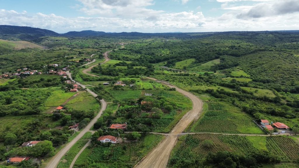 der-inicia-obras-de-pavimentacao-de-estrada-entre-os-distritos-de-galante-e-ligeiro