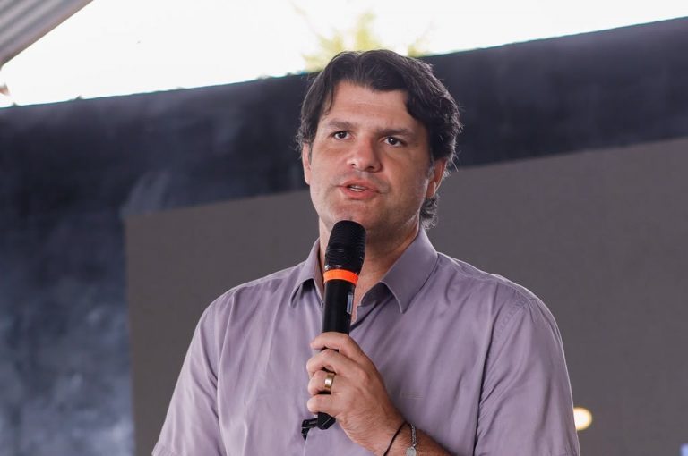 leo-bezerra-amplia-programa-e-garante-casa-propria-para-mais-30-familias