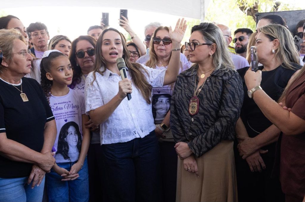 primeira-dama-camila-mariz-participa-de-entrega-de-sala-lilas-em-sao-joao-do-rio-do-peixe