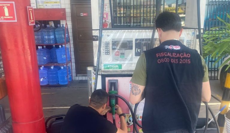 operacao-autua-posto-de-combustivel-em-joao-pessoa-por-irregularidade-em-bomba