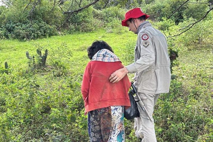 idosa-desaparecida-e-localizada-por-cadela-de-busca-do-corpo-de-bombeiros,-na-paraiba
