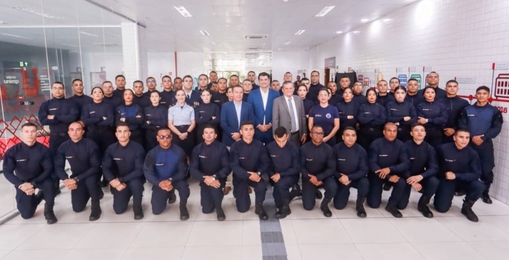leo-participa-da-formacao-de-novos-guardas-civis-e-anuncia-data-de-convocacao
