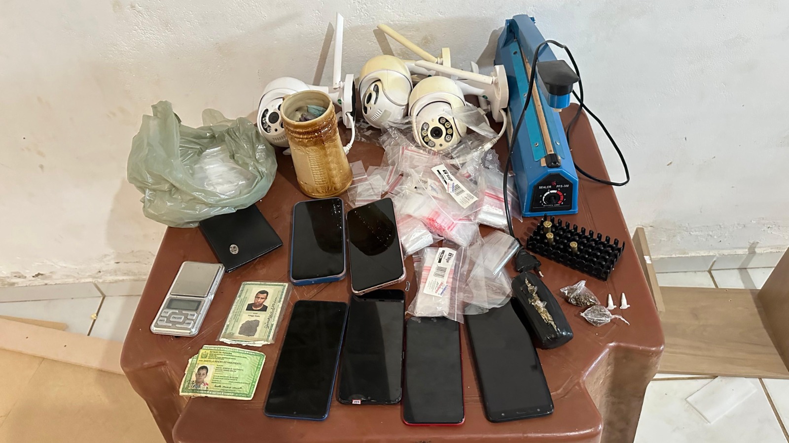 operacao-mira-grupo-suspeito-de-traficar-drogas-e-intimidar-moradores,-na-paraiba