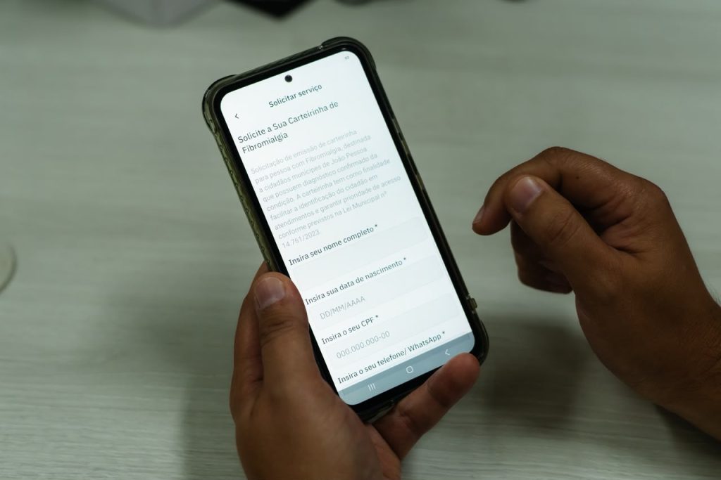 joao-pessoa-na-palma-da-mao:-carteira-de-fibromialgia-passa-a-ser-emitida-exclusivamente-pelo-app