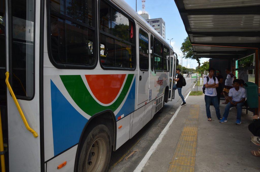 linhas-de-onibus-e-transito-tem-mudancas-para-jogo-do-botafogo-pb,-em-jp