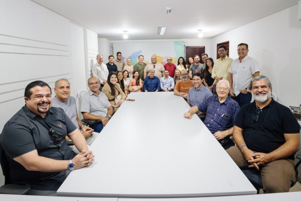 joao-azevedo-recebe-apoio-da-apavest-e-reforca-dialogo-com-setores-produtivos