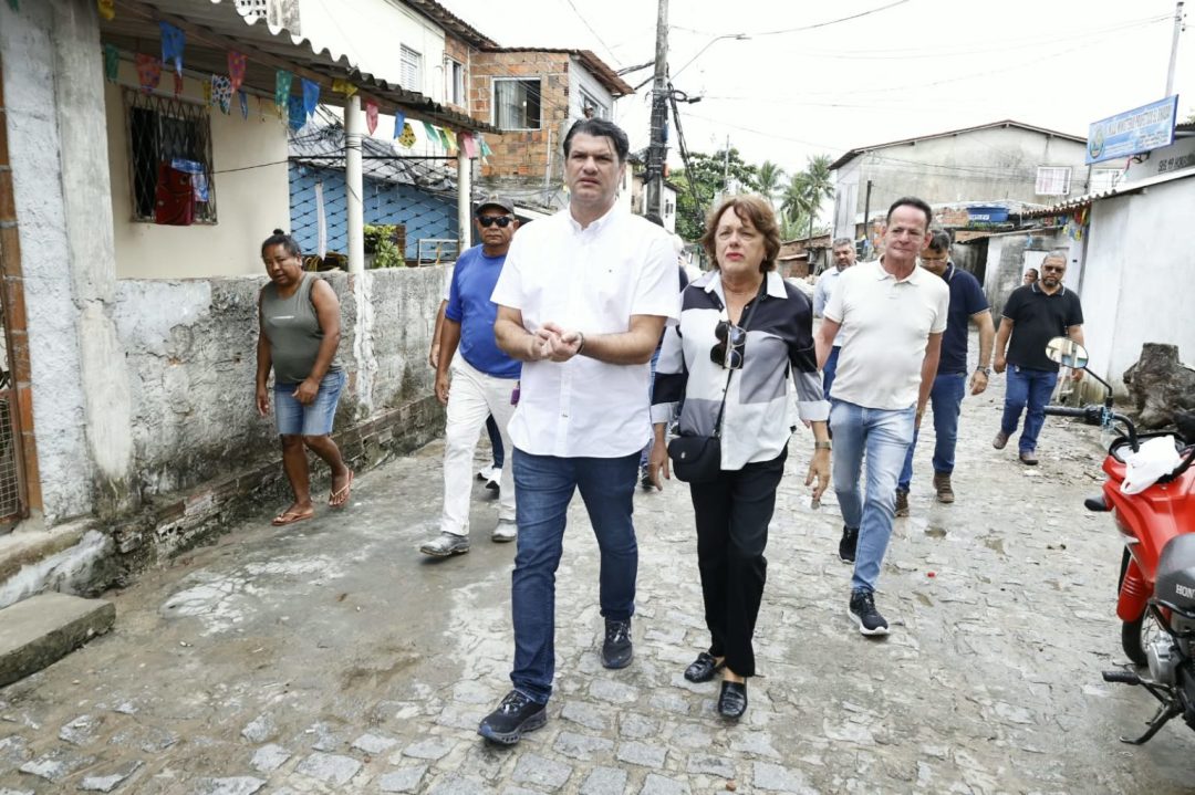leo-bezerra-anuncia-novas-pracas-e-revitalizacao-de-residencial-no-padre-ze