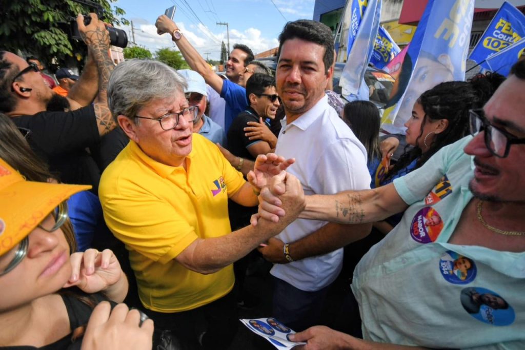 na-caravana,-joao-destaca-entregas-e-reforca-compromisso-com-futuro-da-paraiba-no-senado